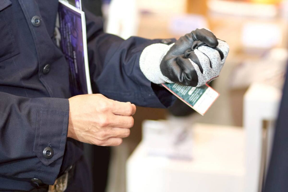 LINE_ALBUM_Supply Chain 04092025_250905_40